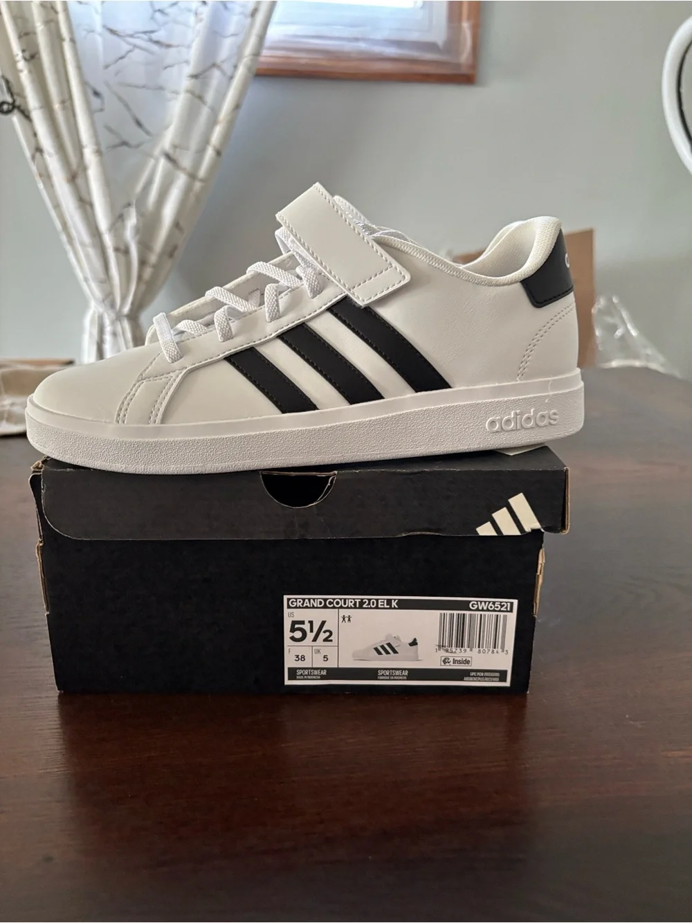 NEW ADIDAS GRAND COURT 2.0 WHITE Youth size 5 1/2 Big Kids
